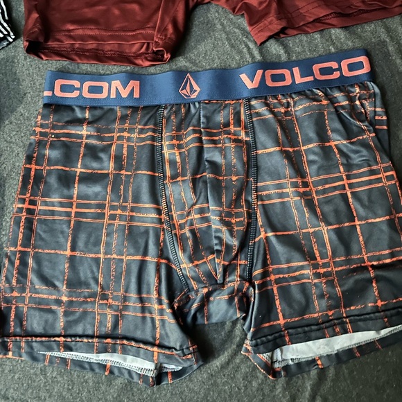 4 Brand New Pairs Of VOLCOM Boxers - Picture 2 of 6